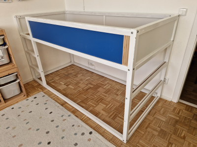 Vyvýšená postel IKEA