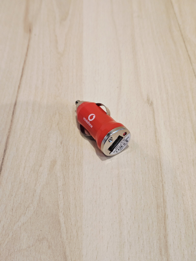 USB nabíječka do auta