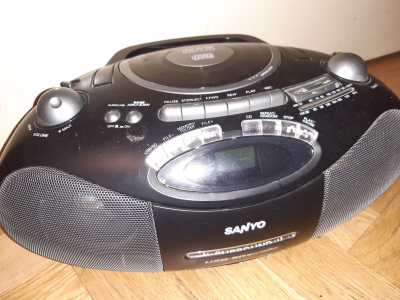 Orehravac CD a radio