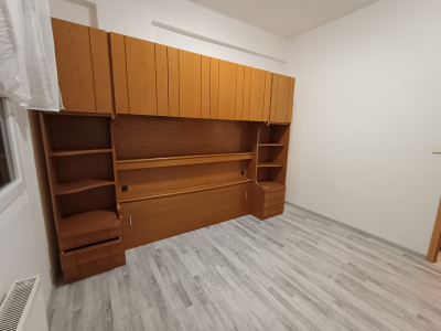 Skříň do ložnice