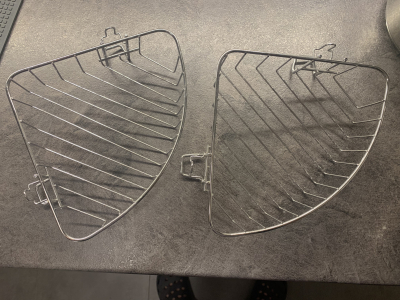 2 poličky do koupelny