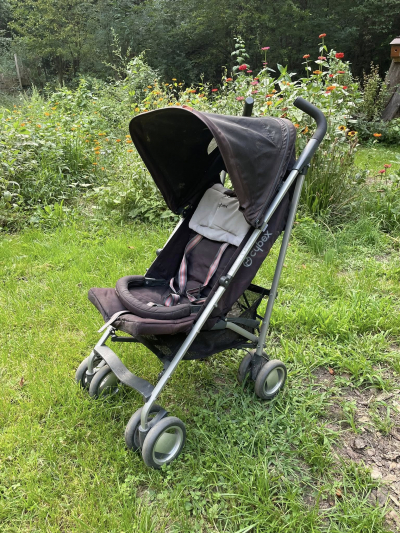 Dětský kočárek