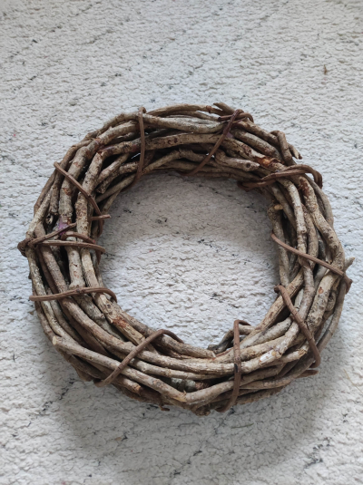 Korpus na adventní věnec