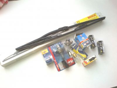 Auto-moto - žárovky a stěrač