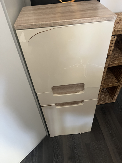 Skříňka do koupelny