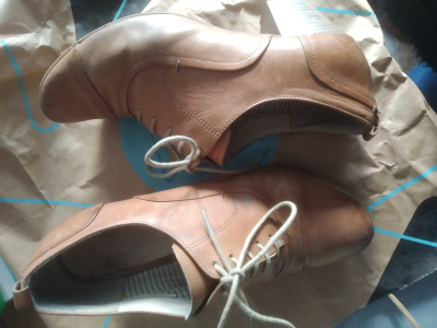 Šněrovací polobotky vel. 38