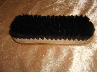 Kartáč na šaty - dřevo.