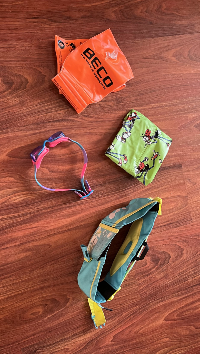 Detske veci na plavani a lyze