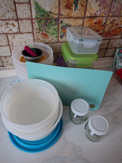 Dózy IKEA a další