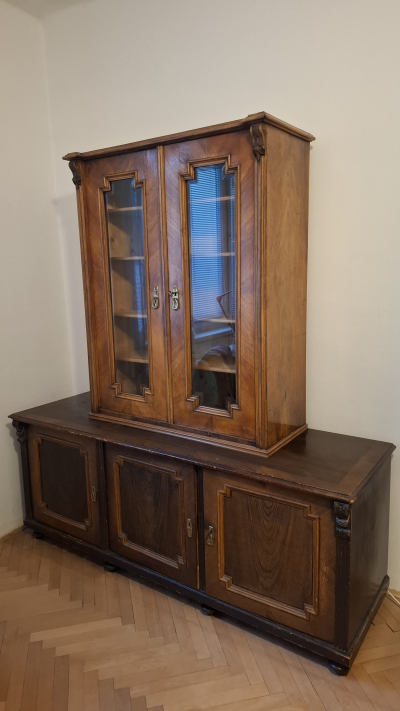 Historická skříň