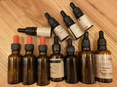 Skleněné lahvičky s pipetami