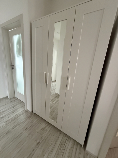 Šatní skříň Ikea Brimnes