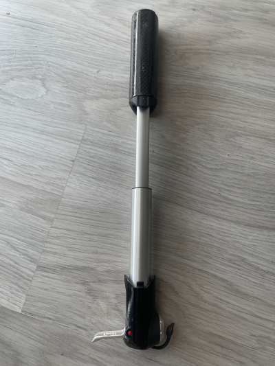 Cestovní pumpička na silniční kolo