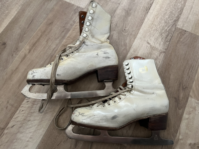 Staré dámské brusle vel. 39