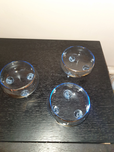 Skleněné misky na nožičkách