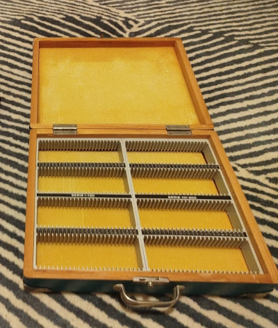 Kufřík na diapozitivy