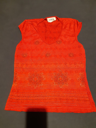 Cervene xs/s nebo divci L