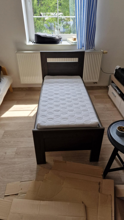 Dětská postýlka s matrací a doplňky