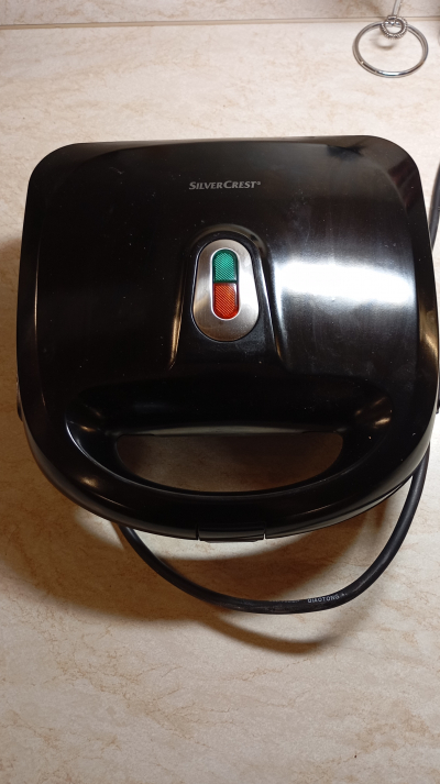 Toustovač Silvercrest 3v1 750W