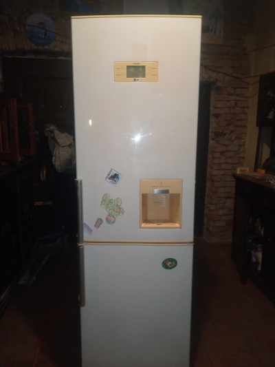 Lednice s mrázákem LG FUNKČNÍ