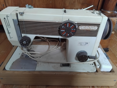 Šicí stroj veritas