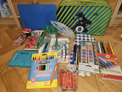 Dětský kufřík na výtvarnou výchovu s náplní