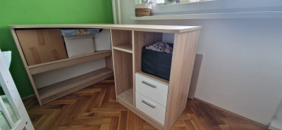 rohovy pracovní stůl