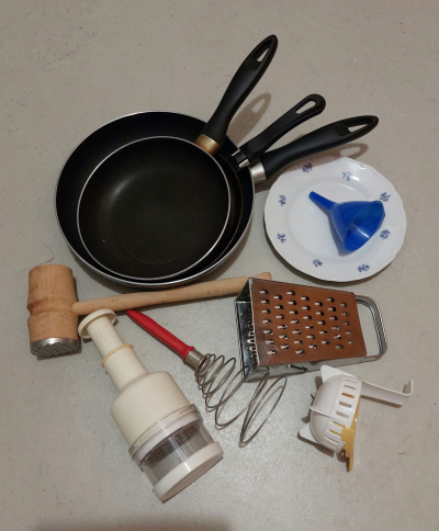 různé kuchyňské potřeby