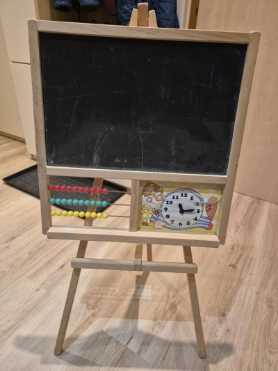 Daruji tabuli stojací na hraní, malování, počítání
