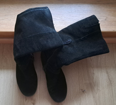 Kožené černé kozačky vel 38