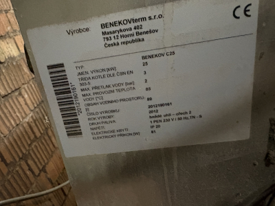 Automaticky kotel na tuha paliva