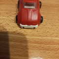 Červené autíčko