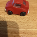 Červené autíčko