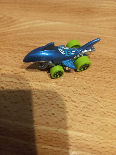 Žralok na kolečkách