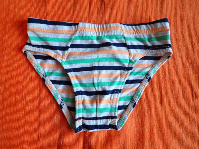 Slipy 8, velikost 122/128