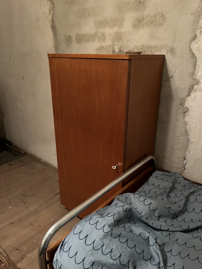 Skříňka (a peřiňák)