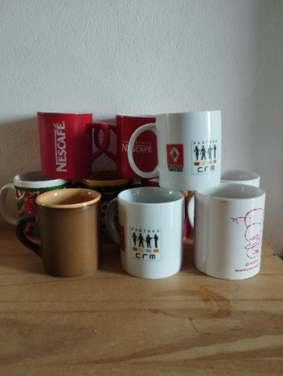 porcelánové hrnky nepoužité