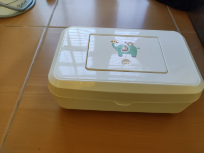 Box na čistící ubrousky