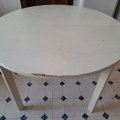Kulatý stůl a 4 židle