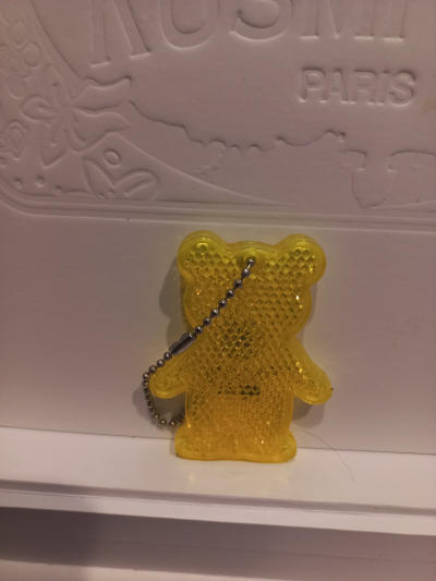 Žlutý medvídek odrazka