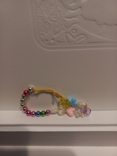 Náramek korálky, srdíčka, kytičky...