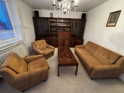 Nabízím za odvoz nábytek v dobré stavu. Praha10.