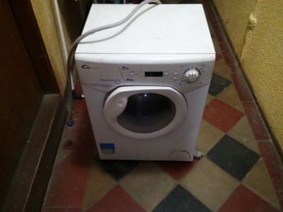 pračka Candy vyhozená sousedkou spíše asi nnd na náhradní dí