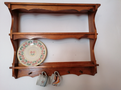 Vintage dřevěná police