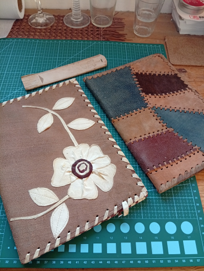 2x Kožený obal na knihu