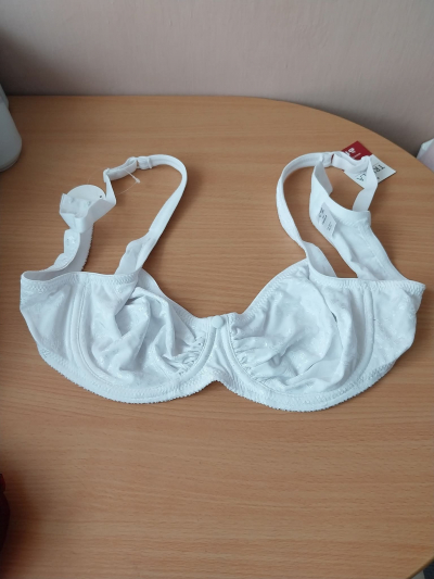 Dámská podprsenka velikost D80
