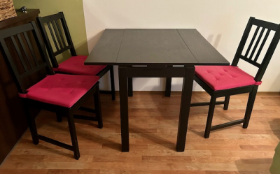 Jídelní set a konferenční stolek