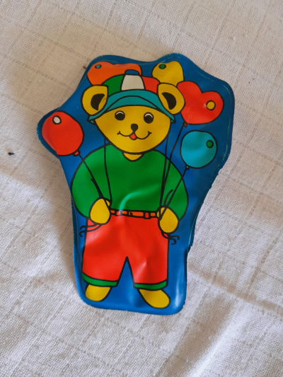 gumová pískací hračka