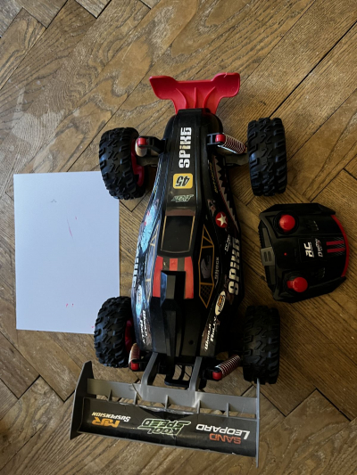 Auto na ovládání k opravě