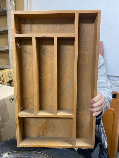 Dřevěný retro příborník